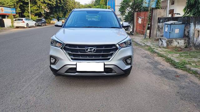 https://images10.gaadi.com/usedcar_image/4173603/original/processed_4050b8736fff1dbd1ae025c83ac95adc.jpg?imwidth=6402