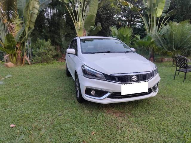 https://images10.gaadi.com/usedcar_image/4173662/original/processed_e61e8737-af54-44ac-82f2-d2fd2391b123.jpg?imwidth=6400