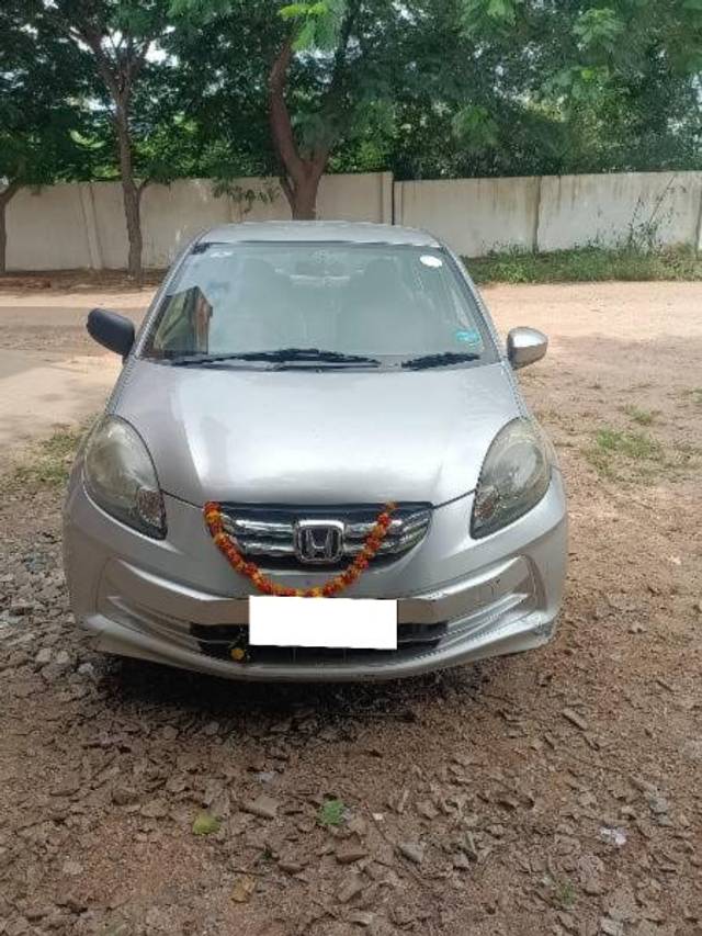 https://images10.gaadi.com/usedcar_image/4173759/original/processed_81e142c5-bc96-4894-b981-9b58ab5b6f07.jpg?imwidth=6400