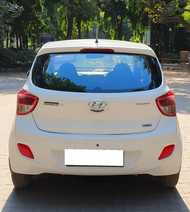 https://images10.gaadi.com/usedcar_image/4173779/original/processed_26f9d759066178c5edc38b92ec387554.jpg?imwidth=6402