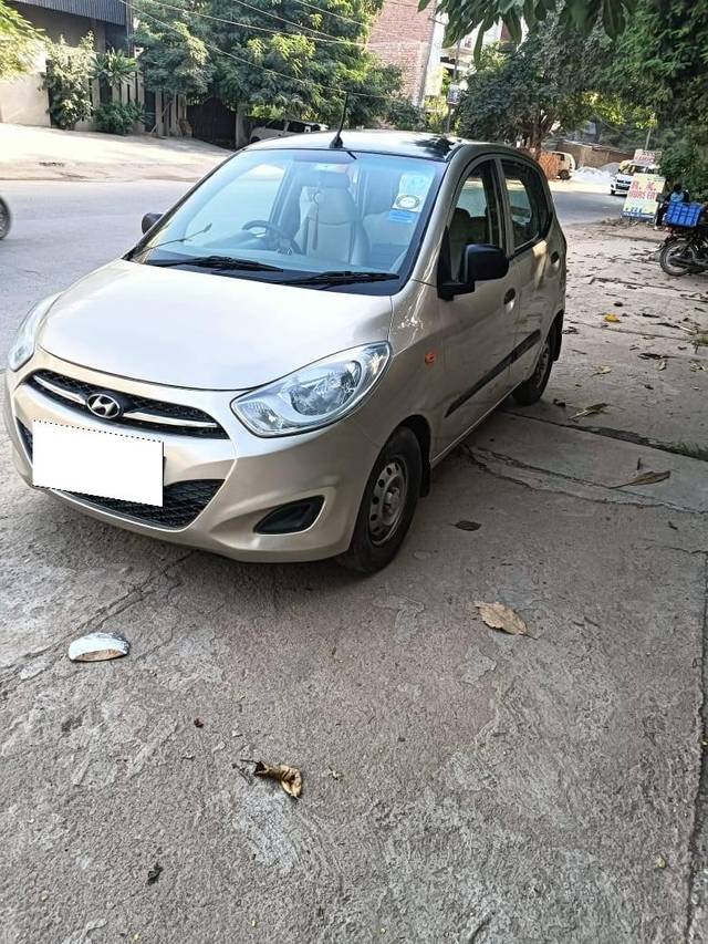 https://images10.gaadi.com/usedcar_image/4173852/original/processed_4a5f9521a3cf4a594c53505a6962252e.jpg?imwidth=6400