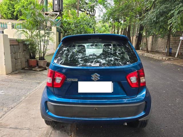 https://images10.gaadi.com/usedcar_image/4173863/original/processed_19a4109eb1895fd06e3e64c1e8cb4644.jpg?imwidth=6402