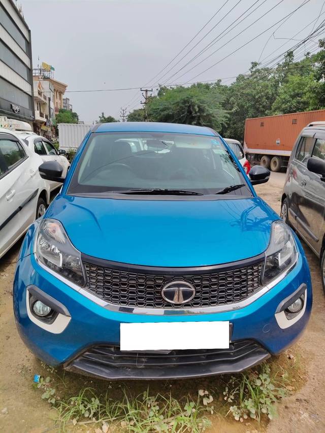 https://images10.gaadi.com/usedcar_image/4173921/original/processed_9c30e4f4fd52235d42c9b27c9979b9a7.jpg?imwidth=6402