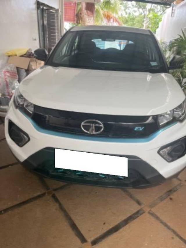 https://images10.gaadi.com/usedcar_image/4173928/original/processed_7c0d967b-4a85-4017-85fe-86dae1d753b4.jpg?imwidth=6400