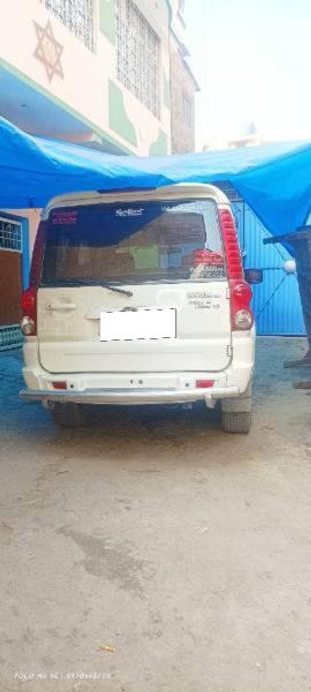 https://images10.gaadi.com/usedcar_image/4173935/original/processed_ac8cb088-9609-4ac7-88d7-a64f15ba610b.jpg?imwidth=6401