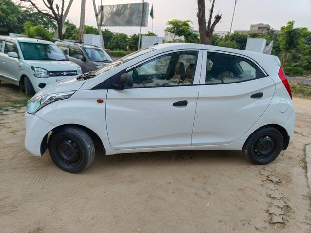 https://images10.gaadi.com/usedcar_image/4173956/original/d8fb0a27df9a65ab7e23be5871da805e.jpg?imwidth=6402