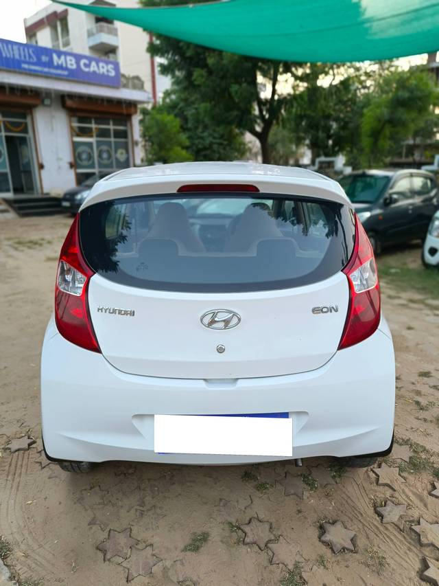 https://images10.gaadi.com/usedcar_image/4173956/original/processed_1b4c47e83ee997573fa9d6243c3df4e9.jpg?imwidth=6401