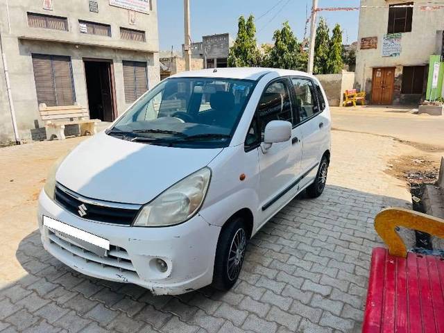 https://images10.gaadi.com/usedcar_image/4174188/original/processed_2f919050-7328-442e-a7a5-ac6e6620e952.jpg?imwidth=6400