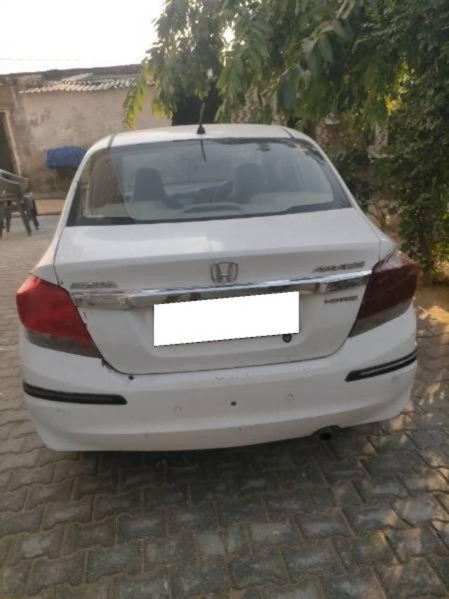 https://images10.gaadi.com/usedcar_image/4174226/original/processed_90b2fcb5-c50e-4d83-af40-3a964c073712.jpg?imwidth=6401