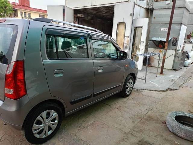 https://images10.gaadi.com/usedcar_image/4174256/original/processed_5337e197-41da-4fef-97e3-323dac77d3cb.jpg?imwidth=6400