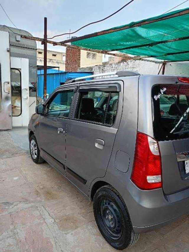 https://images10.gaadi.com/usedcar_image/4174256/original/processed_5f7751a3-483b-44de-8e49-2fc480f0e70b.jpg?imwidth=6402