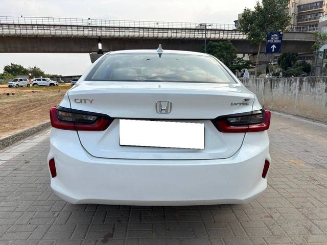 https://images10.gaadi.com/usedcar_image/4174286/original/processed_8033b0c6fae894b8aa7bdf071e79e283.jpg?imwidth=6402