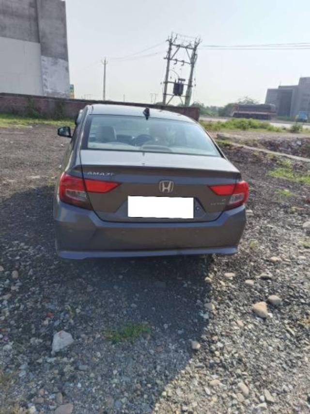 https://images10.gaadi.com/usedcar_image/4174324/original/processed_6387eb2b-2d9d-44f5-b6f2-edff1a657369.jpg?imwidth=6402