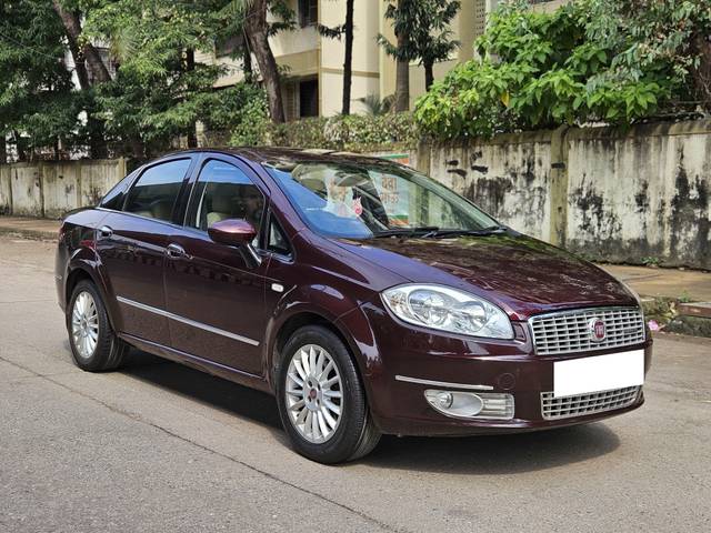 https://images10.gaadi.com/usedcar_image/4174345/original/processed_0888b927a367391f5c9e716dcd2c4a16.jpg?imwidth=6400