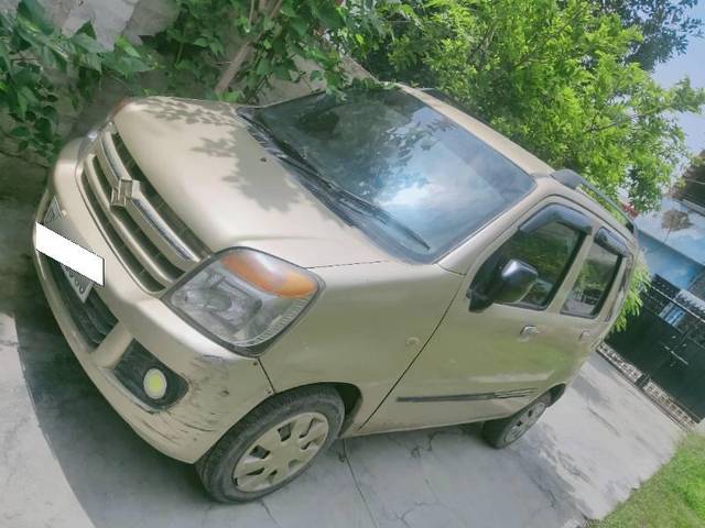 https://images10.gaadi.com/usedcar_image/4174368/original/processed_e9686861-fc8f-41d8-9157-08238606ac7e.jpg?imwidth=6400