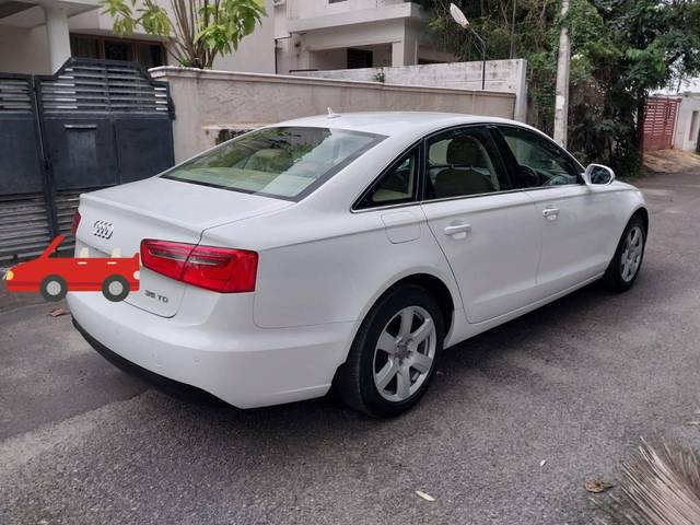 https://images10.gaadi.com/usedcar_image/4174433/original/processed_0b8fd0f26f099f4b0305d685aac888c9.jpg?imwidth=6401