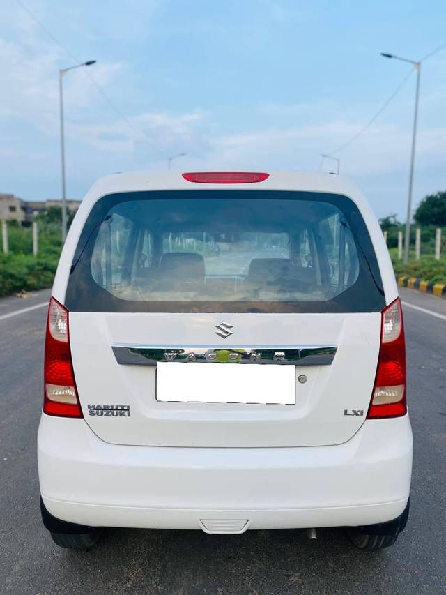 https://images10.gaadi.com/usedcar_image/4174597/original/processed_48e6631818fec0217889bb06efd0b0f5.jpg?imwidth=6402