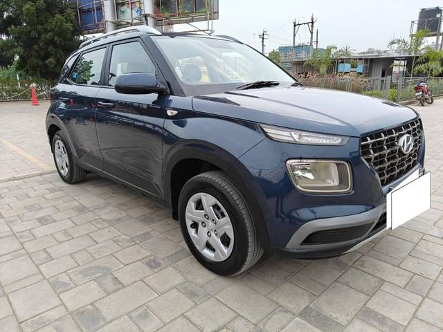 https://images10.gaadi.com/usedcar_image/4174600/original/processed_bf8a8db646608a4dc04f5a0f1b435145.jpg?imwidth=6400