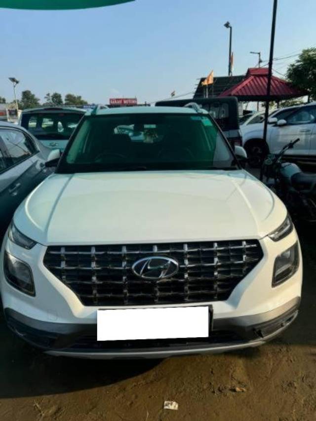 https://images10.gaadi.com/usedcar_image/4174719/original/processed_009d7e5f-55c6-4a78-8866-382c3c0c3041.jpg?imwidth=6400