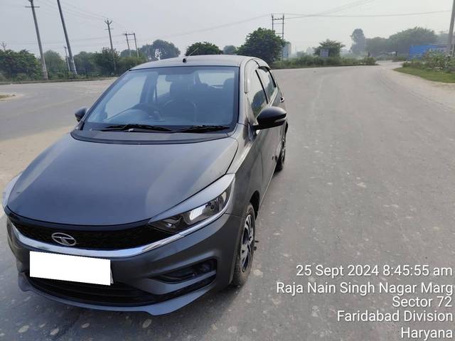 https://images10.gaadi.com/usedcar_image/4174774/original/processed_51f82fd80a24673b4daa4aef3fb0d13d.jpg?imwidth=6400