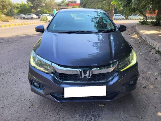 https://images10.gaadi.com/usedcar_image/4174902/original/processed_9aa70acb1e975af2bf21b55e6886f31d.jpg?imwidth=6402