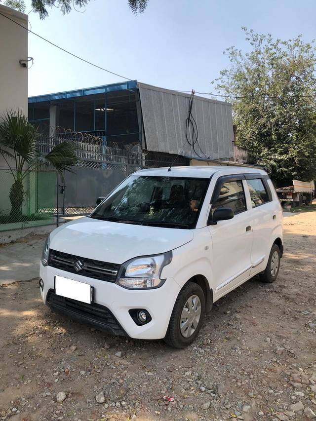 https://images10.gaadi.com/usedcar_image/4174956/original/processed_9f92f18402baa1b491c69cd1f7be02d7.jpg?imwidth=6402