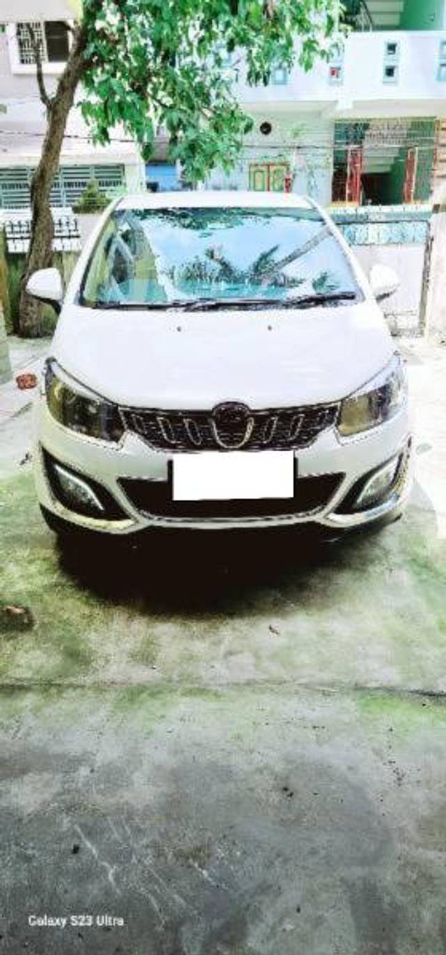 https://images10.gaadi.com/usedcar_image/4174960/original/processed_b680b180-efe0-4aad-92a4-17d39d054566.jpg?imwidth=6400