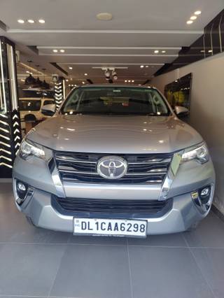 Toyota Fortuner 2016-2021 Toyota Fortuner 2.8 4WD AT