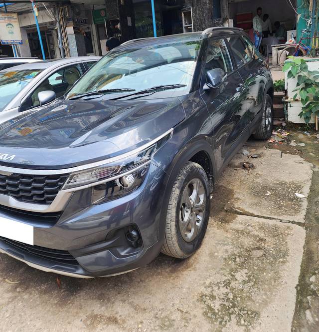 https://images10.gaadi.com/usedcar_image/4175135/original/processed_fb8a8ab7e6193950ffebada96389dafd.jpg?imwidth=6401