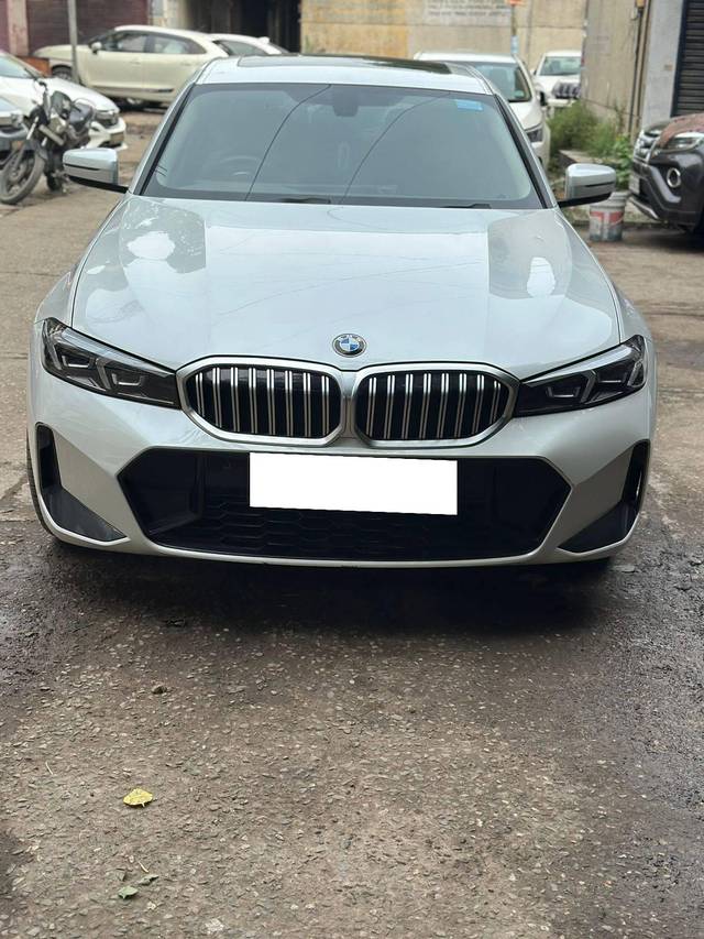 https://images10.gaadi.com/usedcar_image/4175169/original/processed_4db43565e11a17fd1305d53001ed8cf2.jpg?imwidth=6402