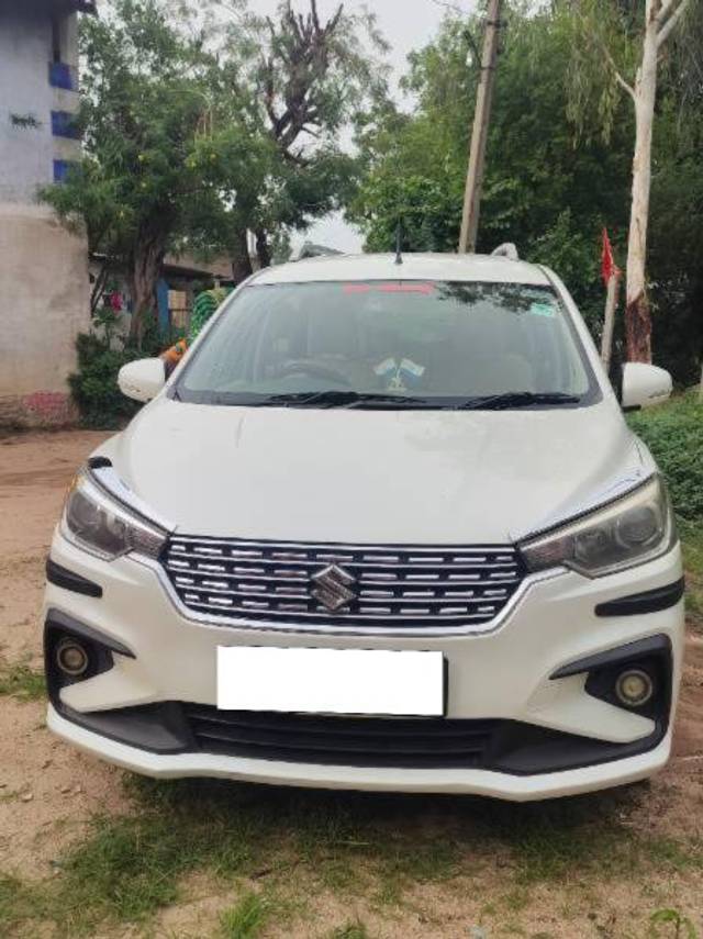 https://images10.gaadi.com/usedcar_image/4175217/original/processed_5d05983a-4e24-469c-bea0-dcfad4d43e5f.jpg?imwidth=6400