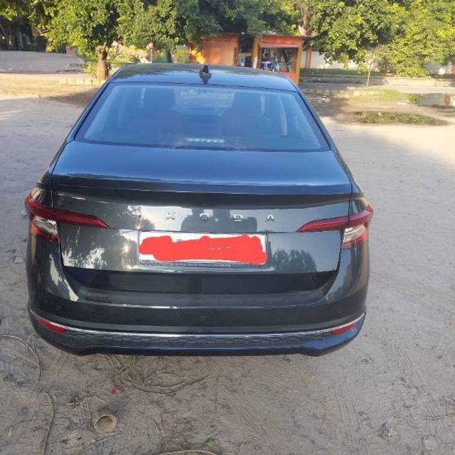 https://images10.gaadi.com/usedcar_image/4175285/original/864307d350eac55f7407bfbcd3e49cc7.jpg?imwidth=6401