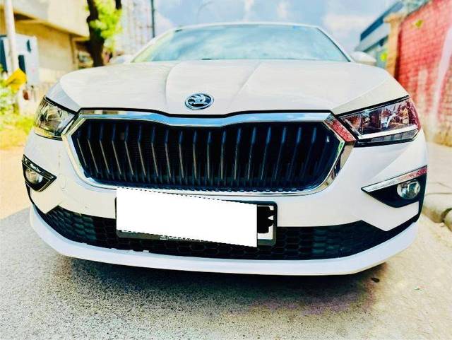 https://images10.gaadi.com/usedcar_image/4175313/original/b6b7235abcba154d75381f4e658ca15a.jpg?imwidth=6400