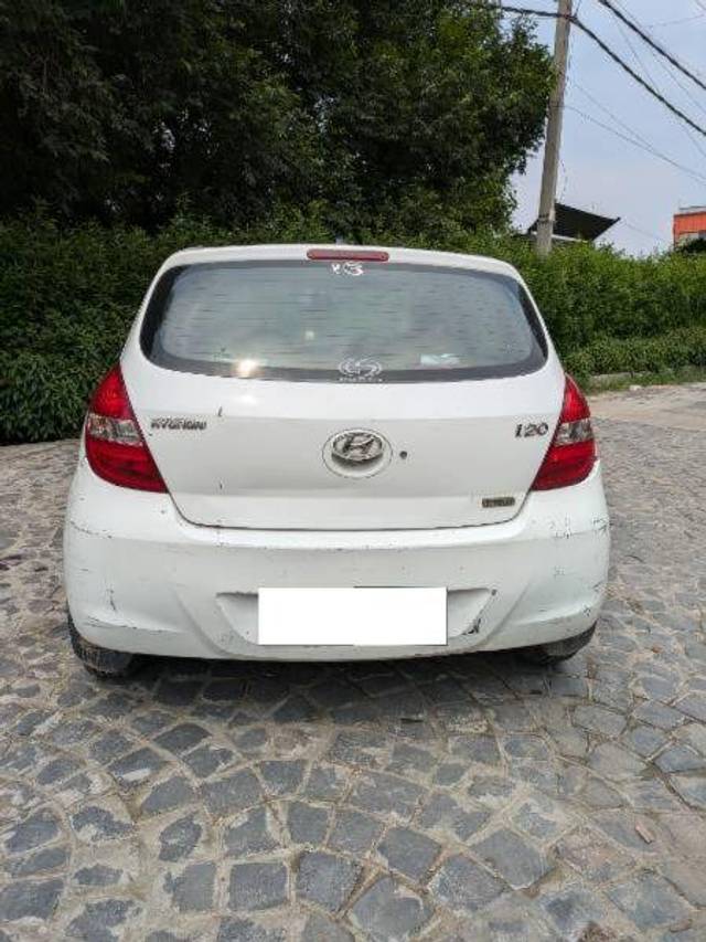 https://images10.gaadi.com/usedcar_image/4175360/original/2551eb9b07b147e564cf63a4cb1471f6.jpg?imwidth=6401