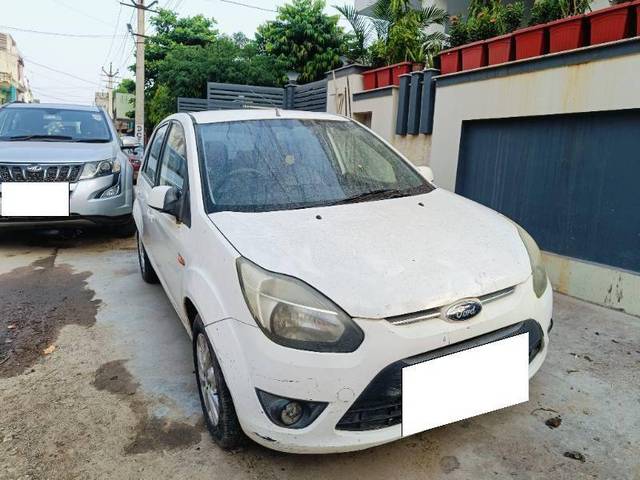 https://images10.gaadi.com/usedcar_image/4175389/original/4f7b300a9cc0b0eb8fb87ec3f790b751.jpg?imwidth=6400