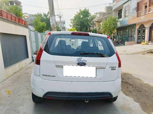 https://images10.gaadi.com/usedcar_image/4175389/original/d543e4e670fed2236cbf6890dd4f9bd7.jpg?imwidth=6401