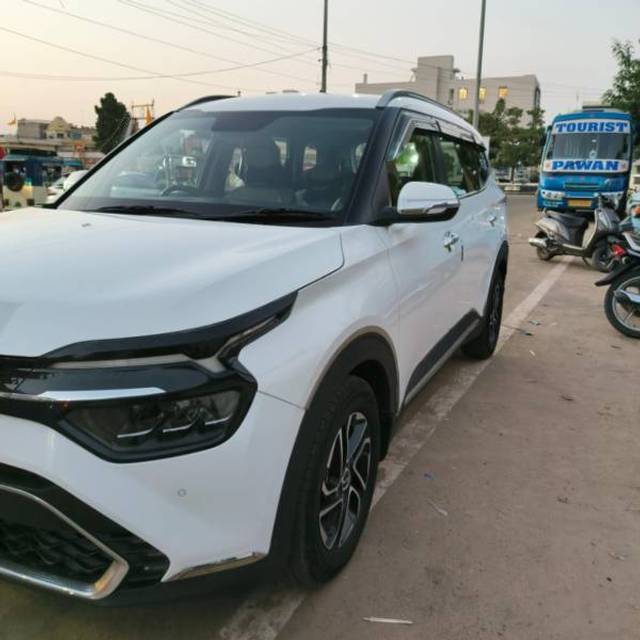 https://images10.gaadi.com/usedcar_image/4175392/original/194627e0fdb0b22492ec057cb5164d50.jpg?imwidth=6402