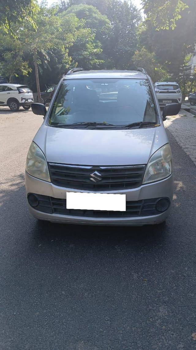 https://images10.gaadi.com/usedcar_image/4175399/original/f50307a01585498af89920f1bc4dc898.jpg?imwidth=6402