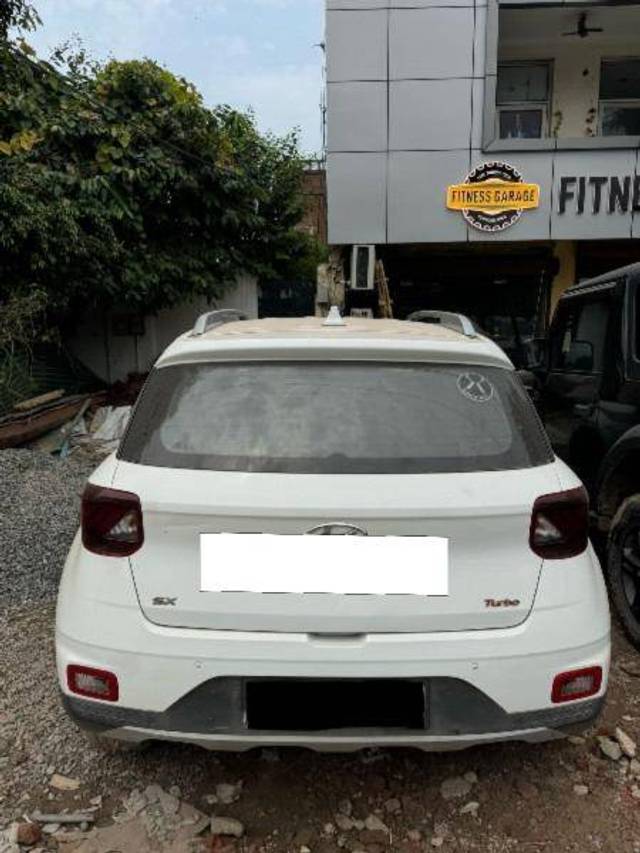 https://images10.gaadi.com/usedcar_image/4175401/original/c0312b0e4b7234c28bc8a3ba00303db4.jpg?imwidth=6401