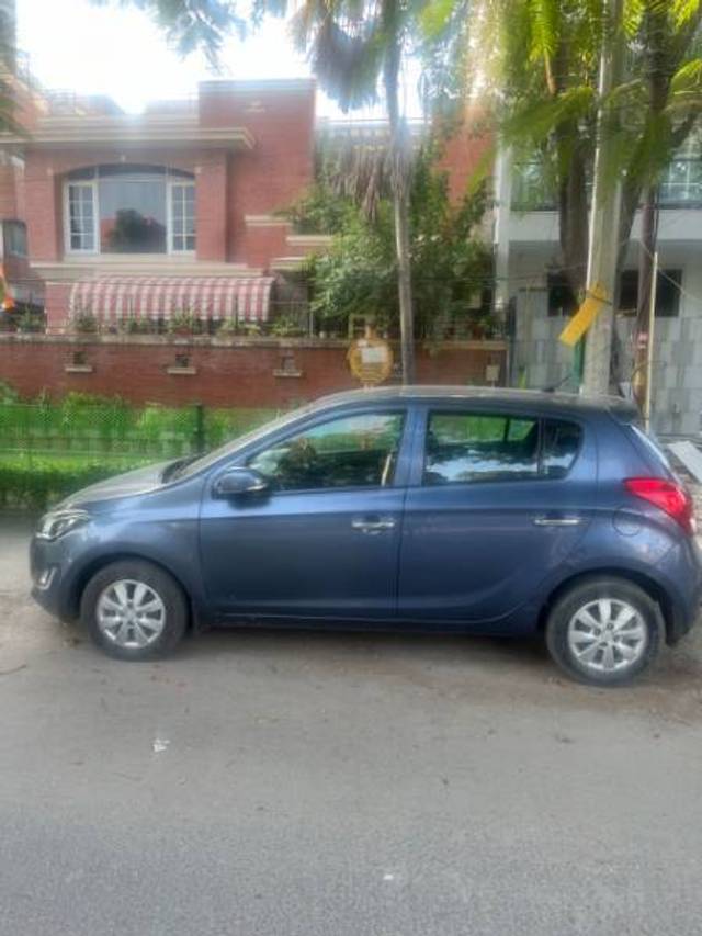 https://images10.gaadi.com/usedcar_image/4175410/original/6cc7fe1e9a9cdfd185d556e6037413e9.jpeg?imwidth=6402