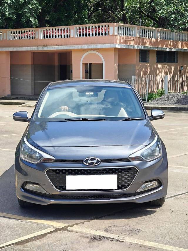 https://images10.gaadi.com/usedcar_image/4175580/original/processed_3eef485602cafa8272b26446d9f564e4.jpg?imwidth=6401