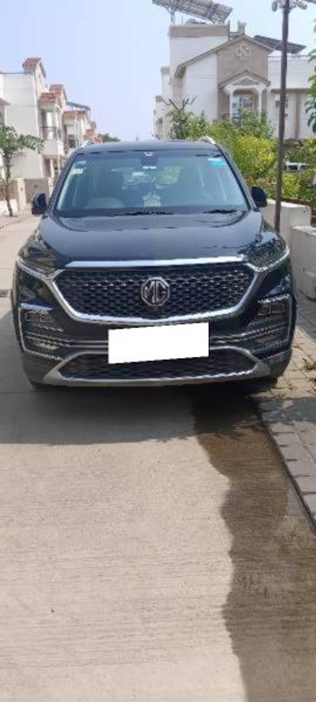 https://images10.gaadi.com/usedcar_image/4175595/original/processed_f522bfd4-6080-4db0-aa57-02cd6a3937f7.jpg?imwidth=6402