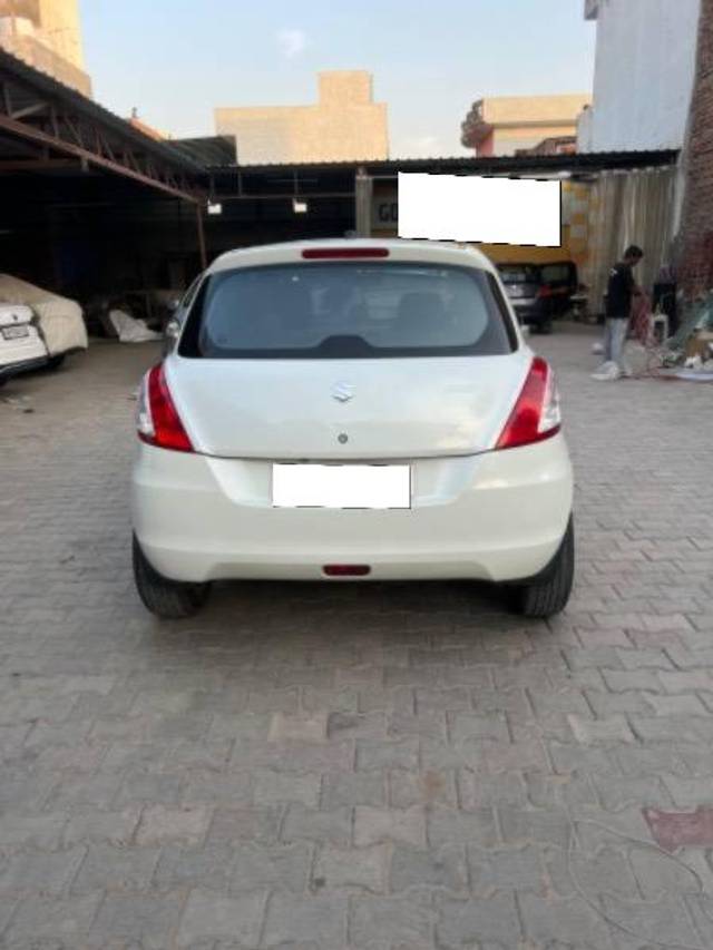 https://images10.gaadi.com/usedcar_image/4175620/original/processed_05aa109a-eace-4b8f-a4d2-af2c6625b029.jpeg?imwidth=6402