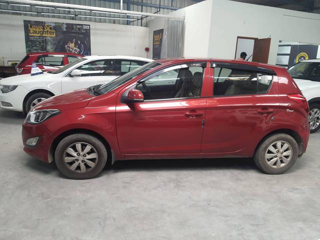 https://images10.gaadi.com/usedcar_image/4175629/original/processed_1c7c5fe9a668577e0788e0801984c470.jpg?imwidth=6400