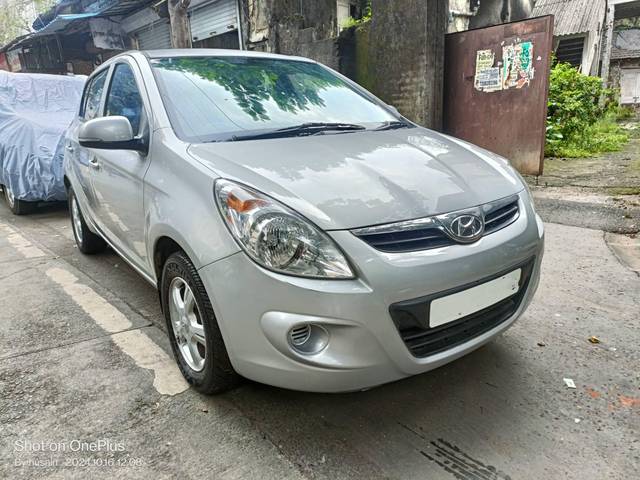 https://images10.gaadi.com/usedcar_image/4175640/original/processed_00675808857722acb2f814916c0ffcfc.jpg?imwidth=6400