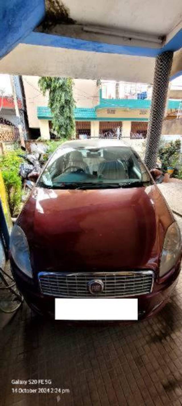 https://images10.gaadi.com/usedcar_image/4175679/original/processed_67b493cc-d633-45b9-b724-de578fab35bb.jpg?imwidth=6400