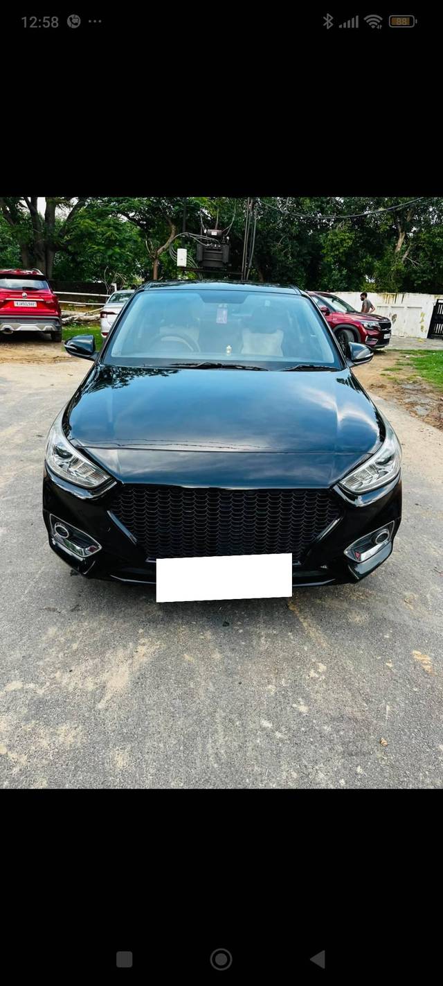 https://images10.gaadi.com/usedcar_image/4175735/original/processed_2c55ef7799043acca8db1a20b5317a7d.jpg?imwidth=6401