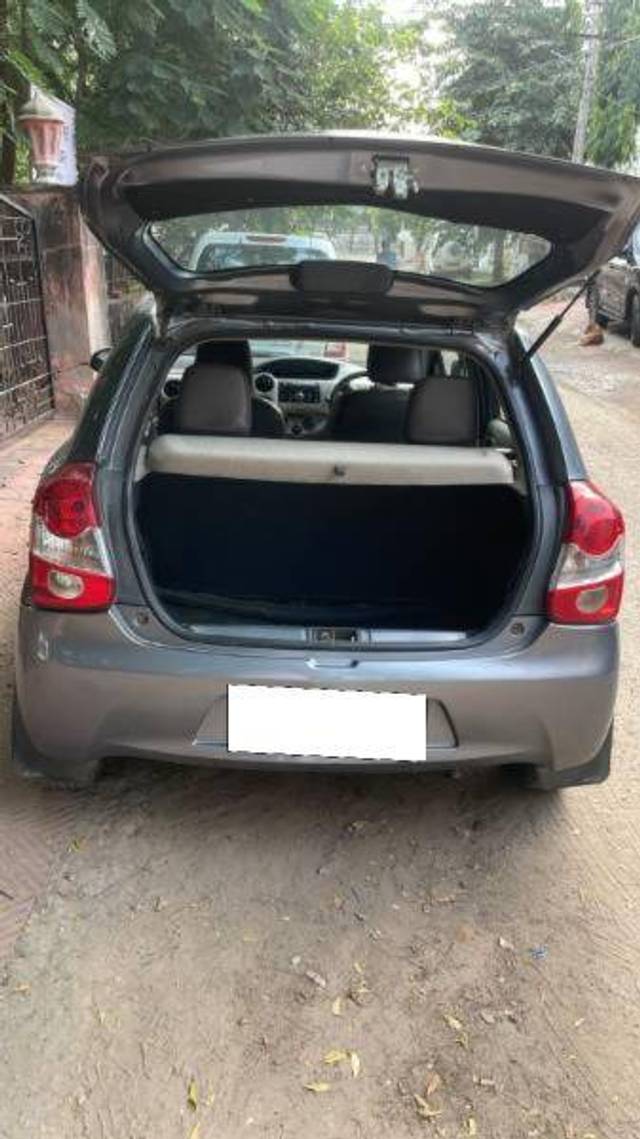 https://images10.gaadi.com/usedcar_image/4175748/original/a5627c7ceff2a396e2e2a902a7c58171.jpg?imwidth=6402