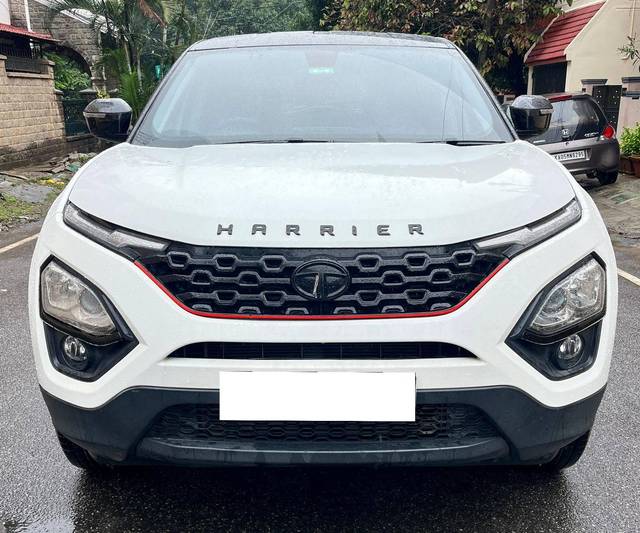 https://images10.gaadi.com/usedcar_image/4175761/original/processed_1bf2f068a61883f7e7a51b9a29c1b987.jpg?imwidth=6400