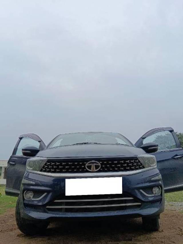 https://images10.gaadi.com/usedcar_image/4175807/original/processed_0bb1cc4d-14f8-4dac-bd6d-eea84b612e26.jpg?imwidth=6400